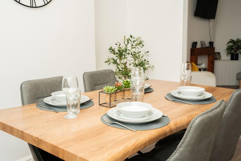 Stylish Home In York - Free Wifi & Parking - Close To Racecourse & City Centre 外观 照片