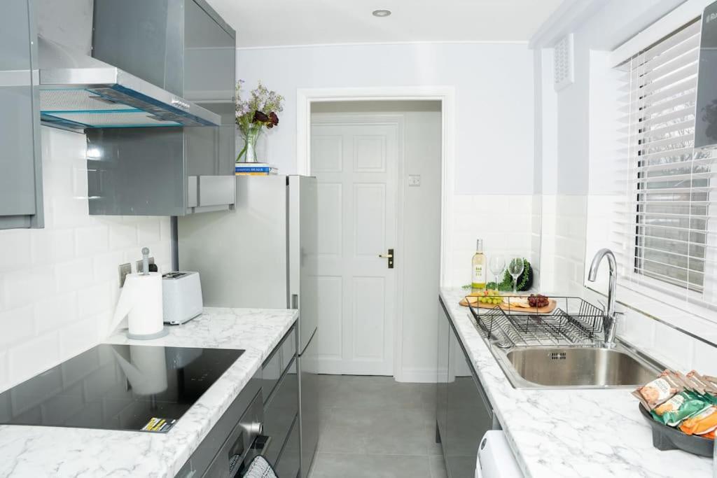 Stylish Home In York - Free Wifi & Parking - Close To Racecourse & City Centre 外观 照片