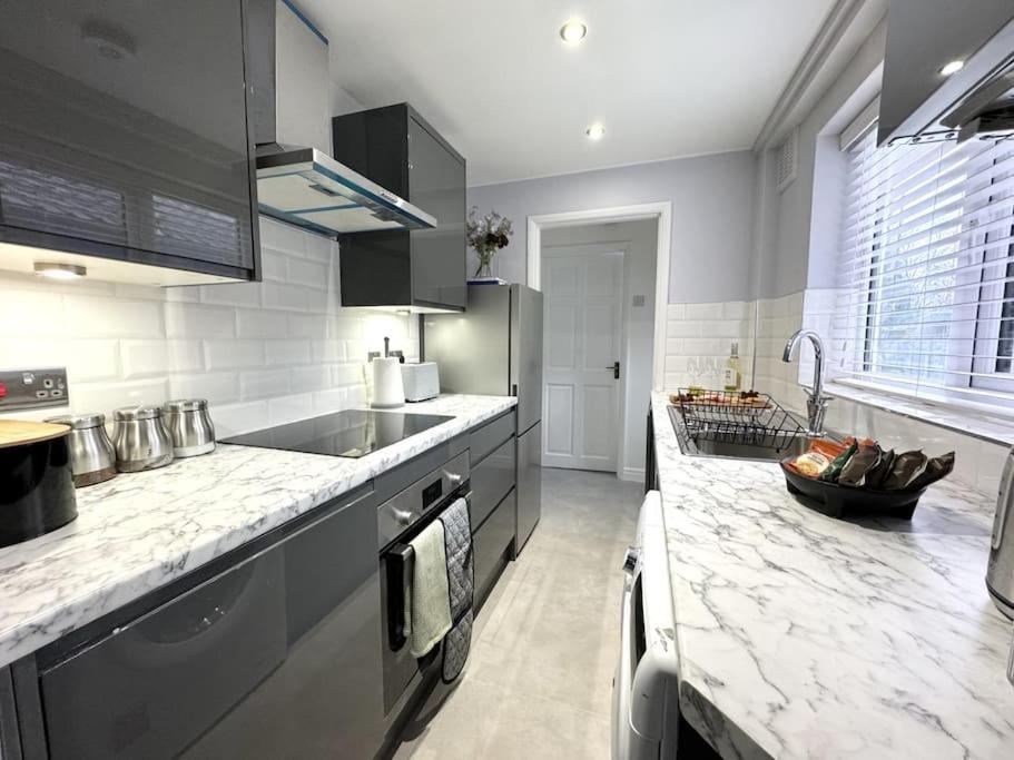 Stylish Home In York - Free Wifi & Parking - Close To Racecourse & City Centre 外观 照片