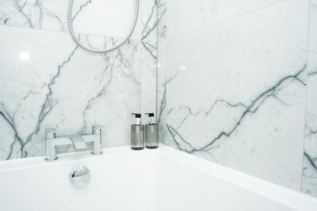 Stylish Home In York - Free Wifi & Parking - Close To Racecourse & City Centre 外观 照片